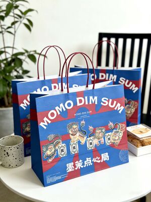 Custom Disposable Kraft Paper  twisted  handle  Bag Printing MOQ 50000 Pieces Take Away Bag