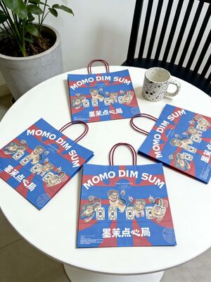 Custom Disposable Kraft Paper  twisted  handle  Bag Printing MOQ 50000 Pieces Take Away Bag