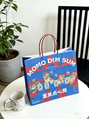 Custom Disposable Kraft Paper  twisted  handle  Bag Printing MOQ 50000 Pieces Take Away Bag